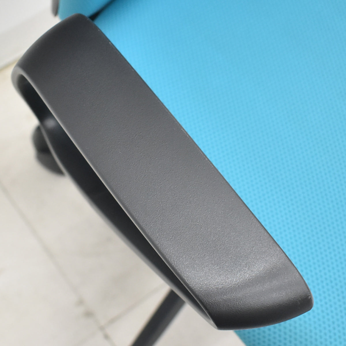【中古】オカムラ　スラート　ハイバック　固定肘　ブルーグリーン　2026032805【中古オフィス家具】