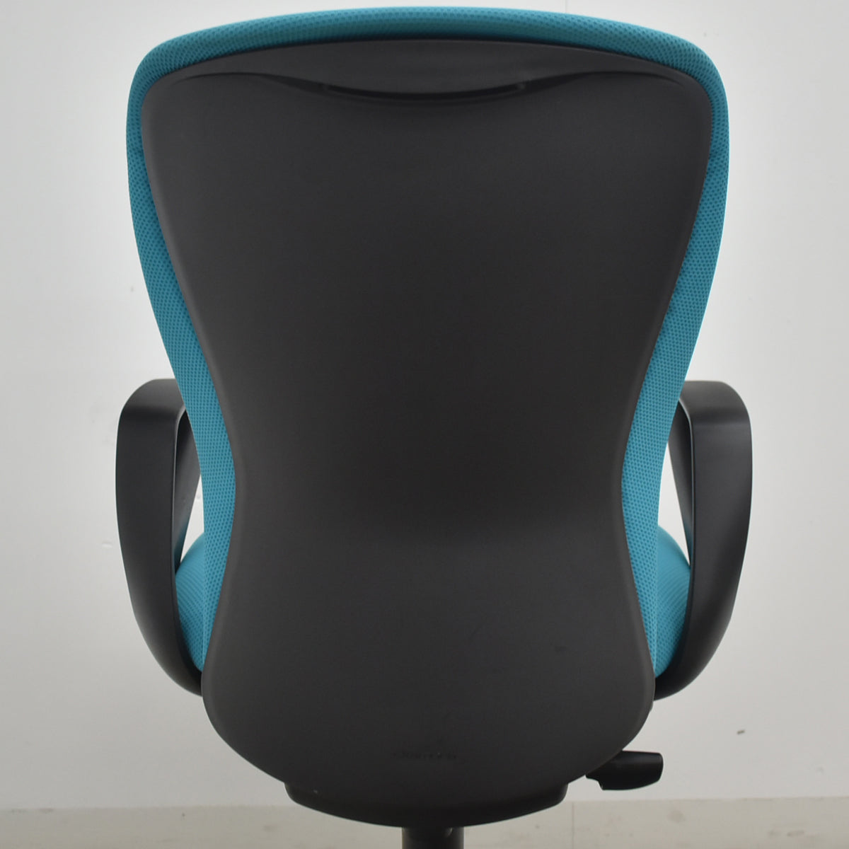 【中古】オカムラ　スラート　ハイバック　固定肘　ブルーグリーン　2026032805【中古オフィス家具】