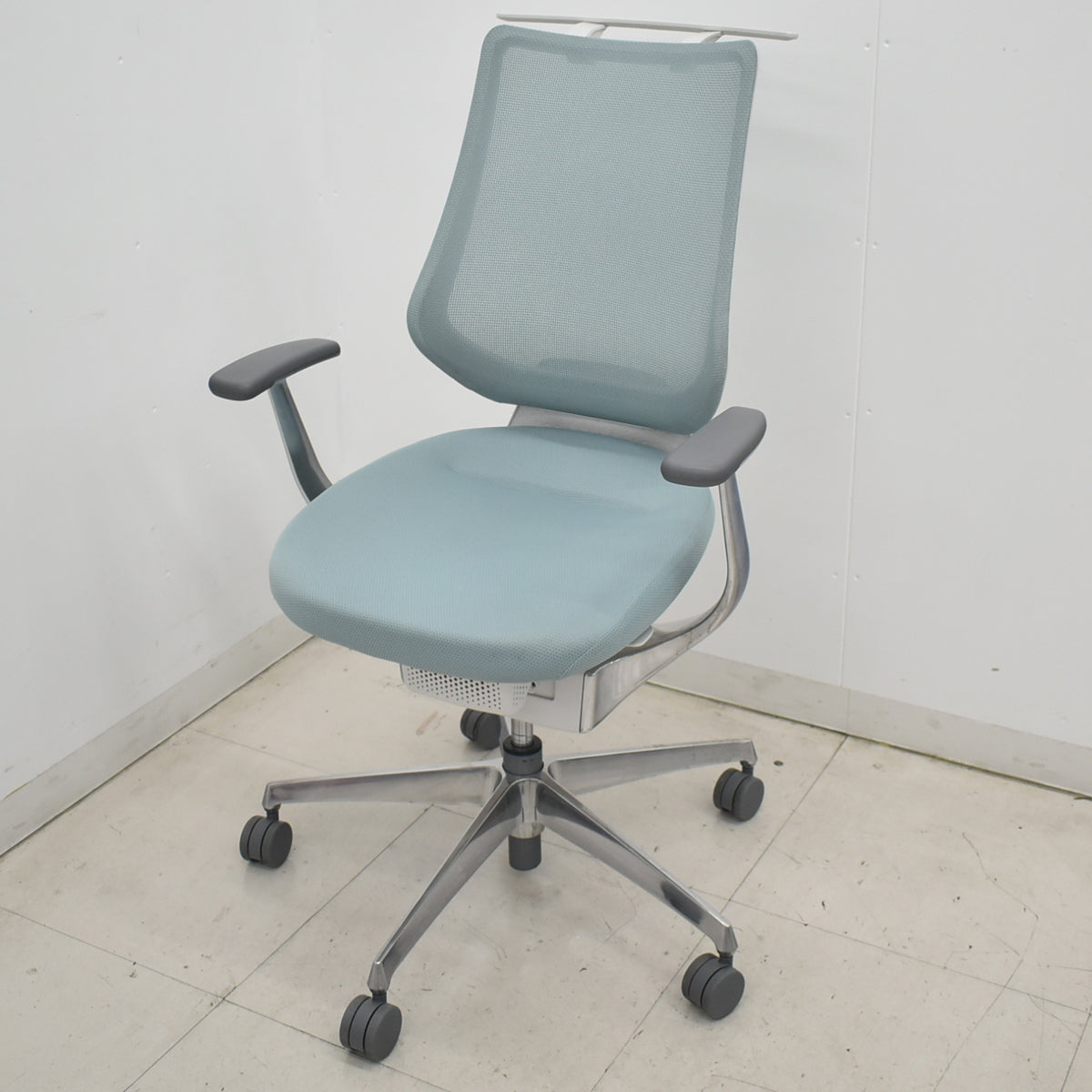 【中古】コクヨ　イング　固定肘　バーチカルタイプ　ハンガー　2024年製　ポリッシュ　アッシュターコイズ　2026033002【中古オフィス家具】