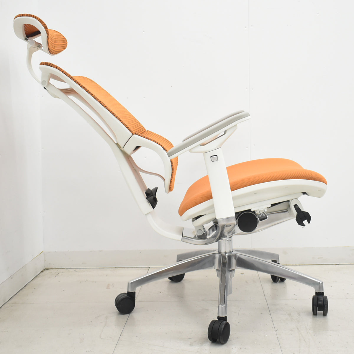 【中古】エルゴヒューマン　フィット　FIT　可動肘　ヘッドレスト　ポリッシュ　オレンジ　2026033004【中古オフィス家具】