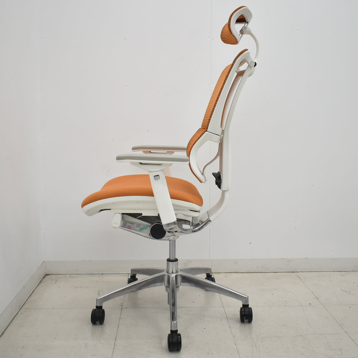 【中古】エルゴヒューマン　フィット　FIT　可動肘　ヘッドレスト　ポリッシュ　オレンジ　2026033004【中古オフィス家具】