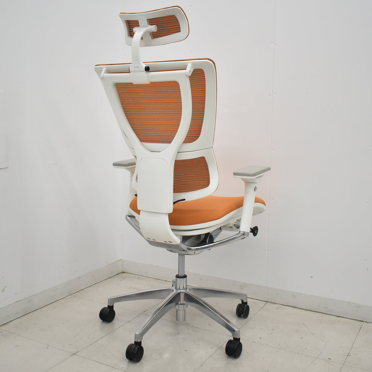 【中古】エルゴヒューマン　フィット　FIT　可動肘　ヘッドレスト　ポリッシュ　オレンジ　2026033004【中古オフィス家具】