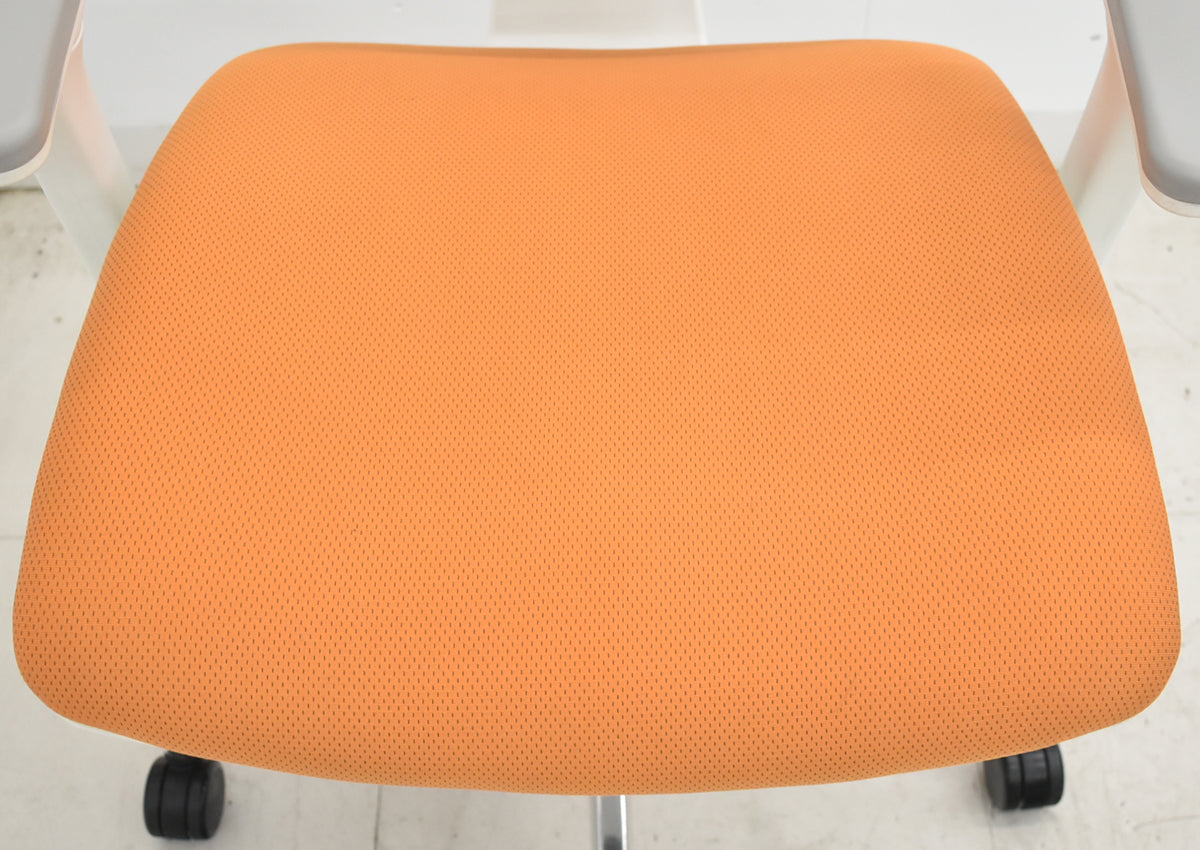 【中古】エルゴヒューマン　フィット　FIT　可動肘　ヘッドレスト　ポリッシュ　オレンジ　2026033005【中古オフィス家具】