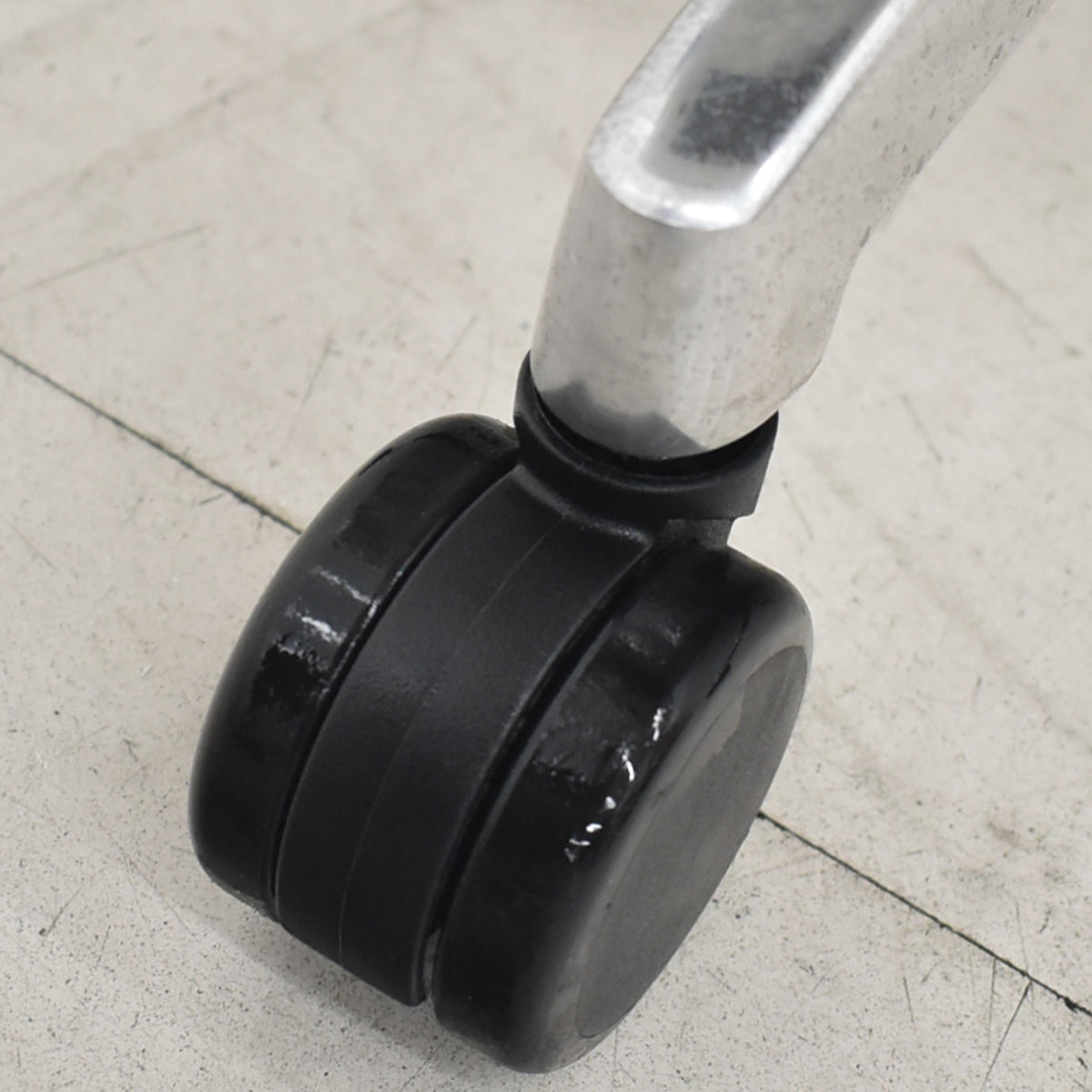【中古】エルゴヒューマン　フィット　FIT　可動肘　ヘッドレスト　ポリッシュ　オレンジ　2026033005【中古オフィス家具】