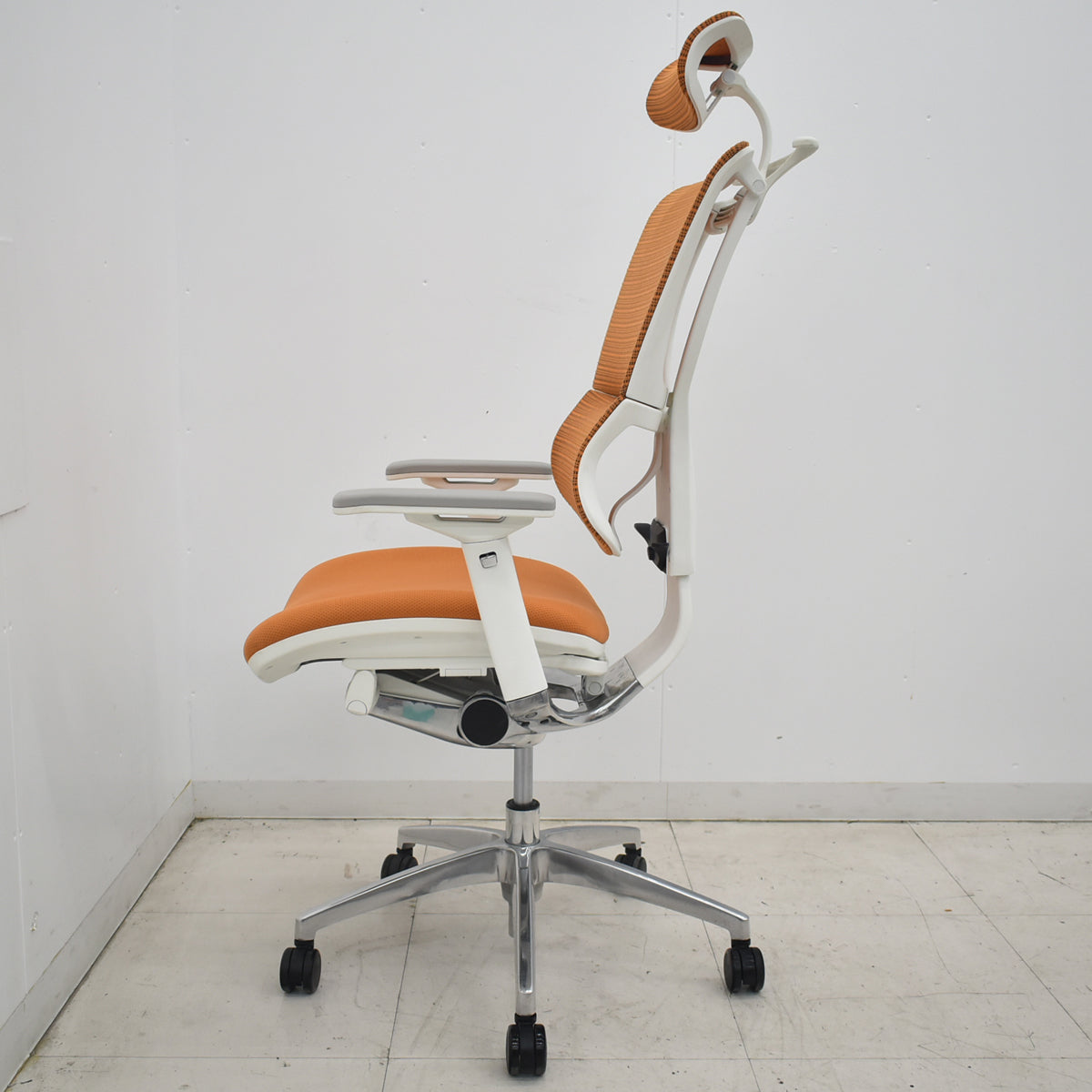 【中古】エルゴヒューマン　フィット　FIT　可動肘　ヘッドレスト　ポリッシュ　オレンジ　2026033005【中古オフィス家具】