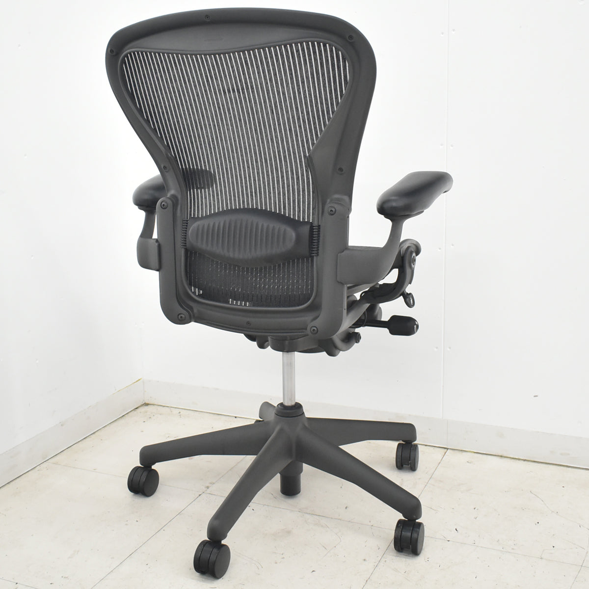 【中古】ハーマンミラー　アーロンチェア　スタンダード　Ｂサイズ　ランバーサポート　2026033101【中古オフィス家具】