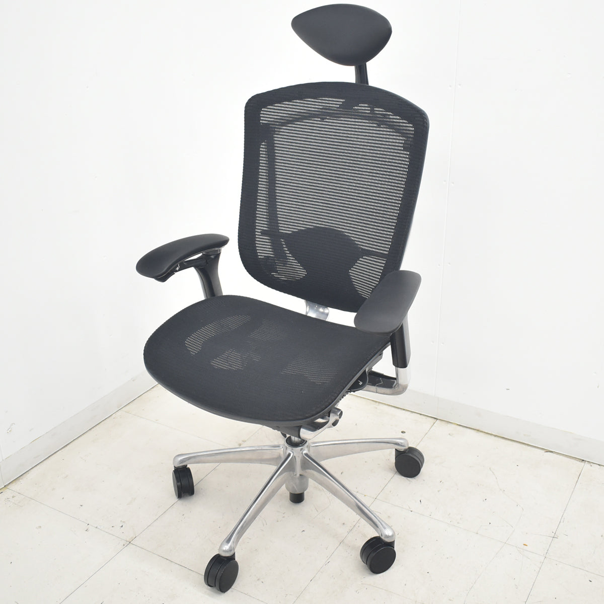 【中古】オカムラ　コンテッサ　ヘッドレスト　可動肘（肘パッド新品）ランバーサポート　ポリッシュ　ブラック　2026033105【中古オフィス家具】
