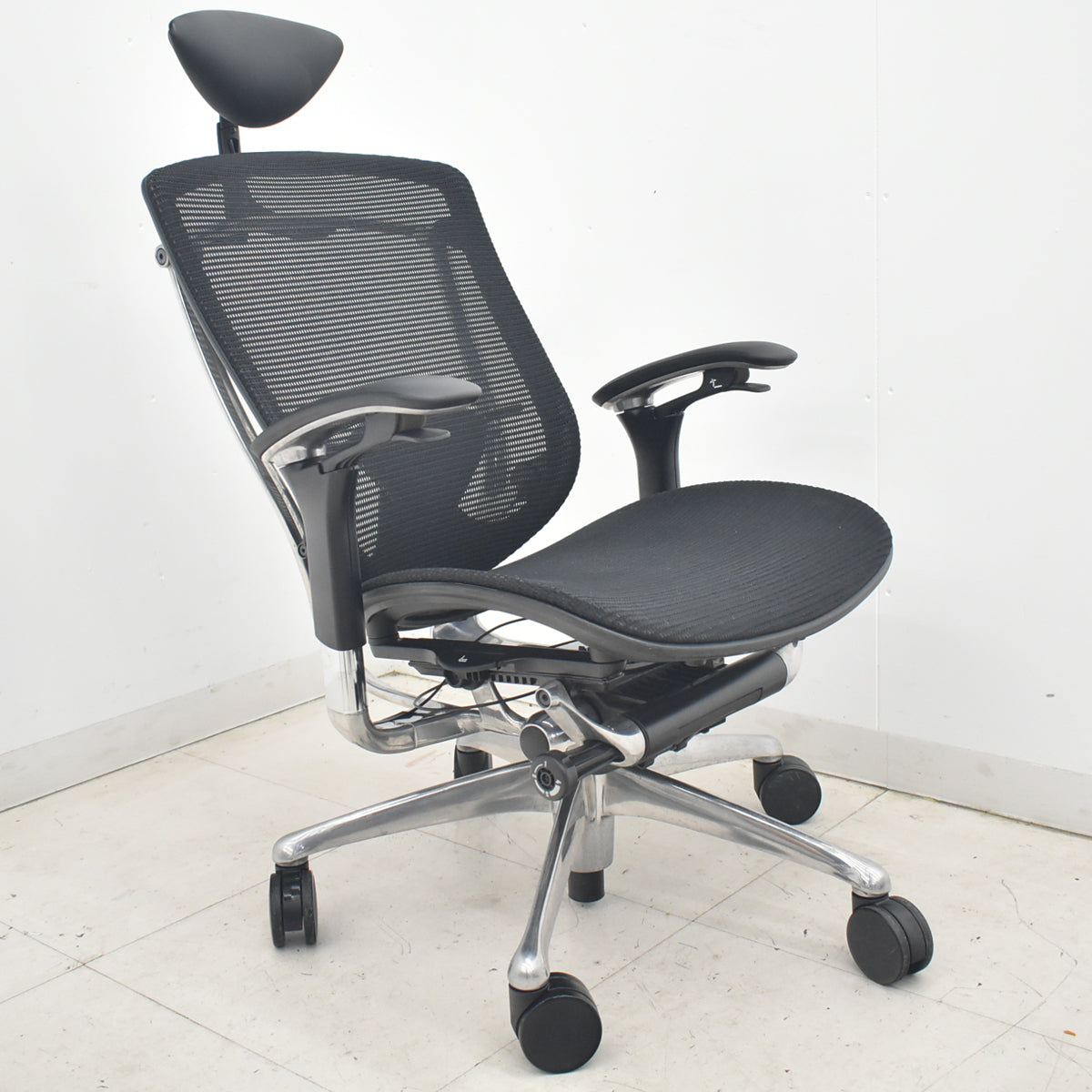 【中古】オカムラ　コンテッサ　ヘッドレスト　可動肘（肘パッド新品）ランバーサポート　ポリッシュ　ブラック　2026033105【中古オフィス家具】
