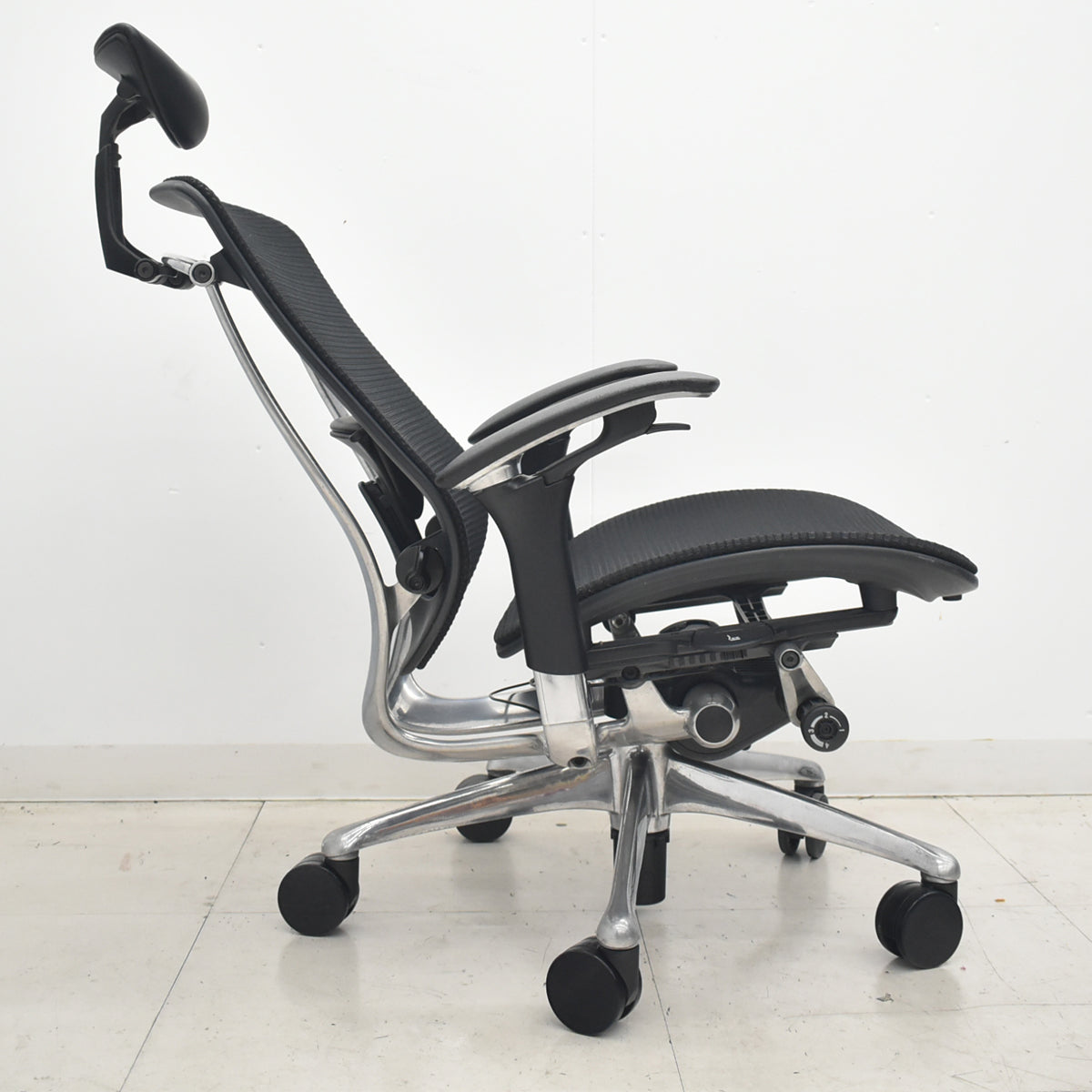 【中古】[難有]オカムラ　コンテッサ　ヘッドレスト　可動肘　ランバーサポート　ブラック　2026040101【中古オフィス家具】