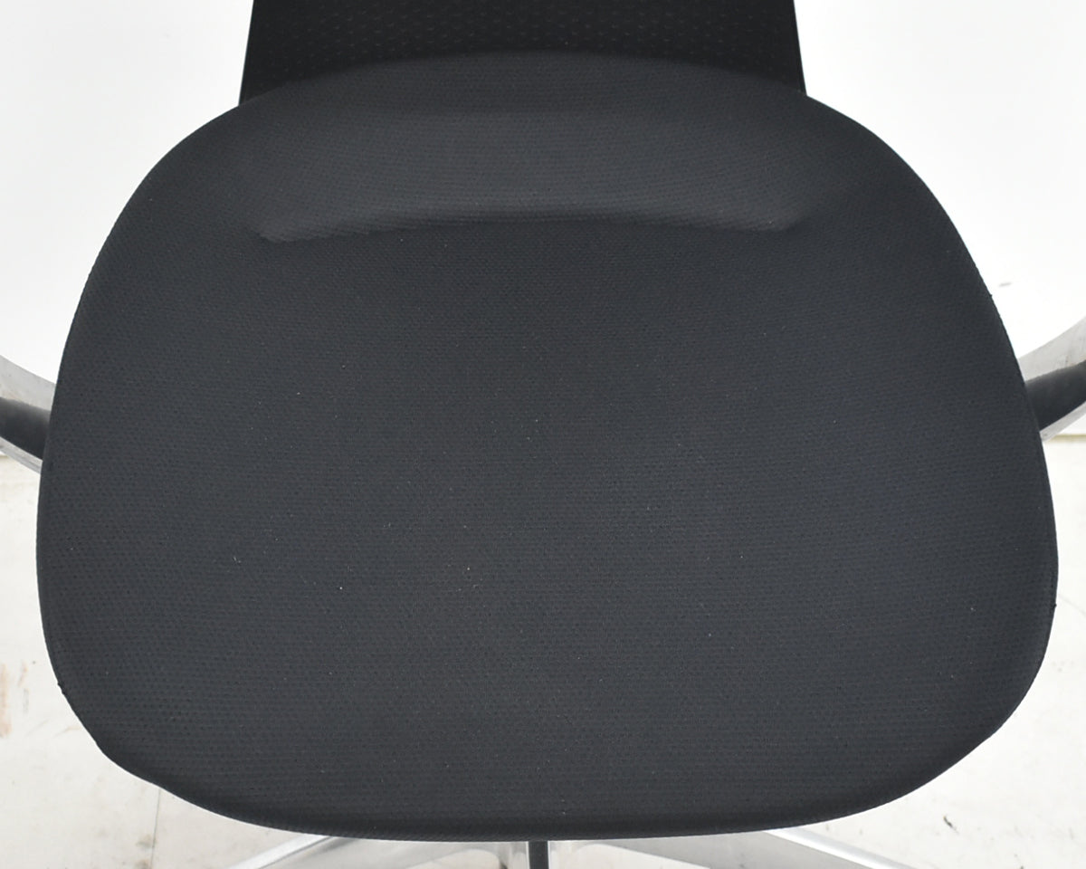 【中古】コクヨ　イング　バーチカルタイプ　ヘッドレスト　固定肘　ポリッシュ　ブラック　2026040102【中古オフィス家具】