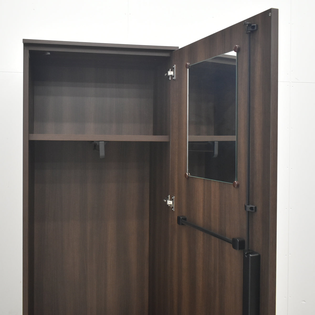 【中古】オカムラ　グレースライン　ワードローブ　2023年製　全高1800　2026040104【中古オフィス家具】