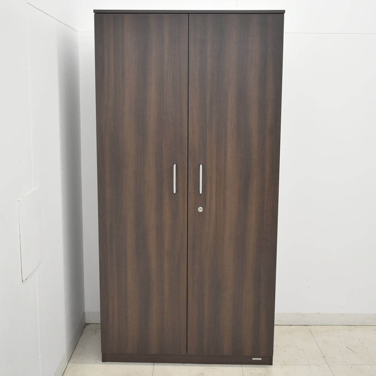 【中古】オカムラ　グレースライン　両開き書庫　2023年製　全高1800　2026040105【中古オフィス家具】