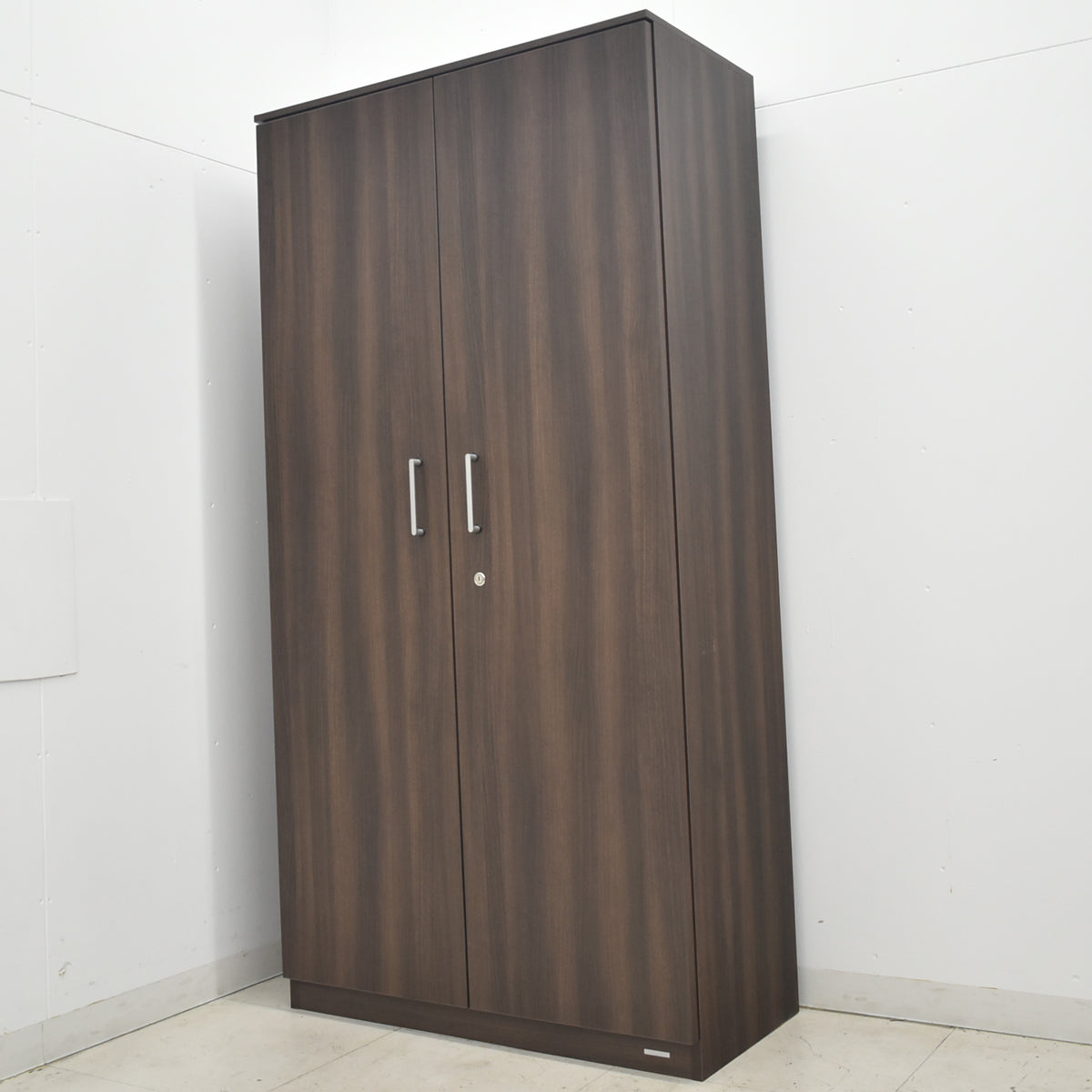 【中古】オカムラ　グレースライン　両開き書庫　2023年製　全高1800　2026040105【中古オフィス家具】