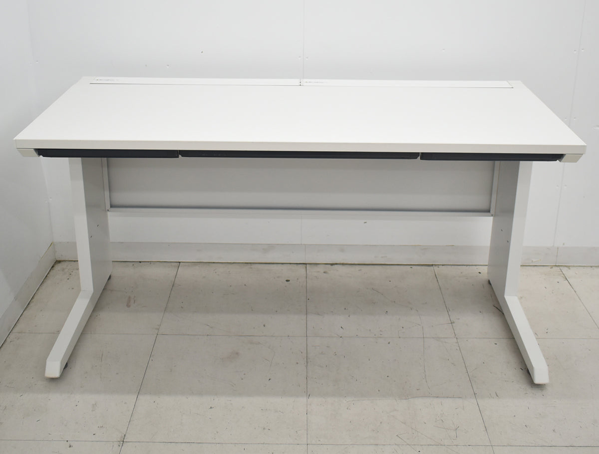 【中古】イトーキ　CZRシリーズ　平机　引き出し付　幅1400×奥行600×高さ（全高）720（mm）　2026040701【中古オフィス家具】