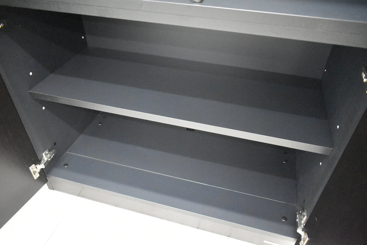 【中古】オカムラ　グレースライン　役員用書棚　ガラス扉　2024年製　全高1800　2026041603【中古オフィス家具】