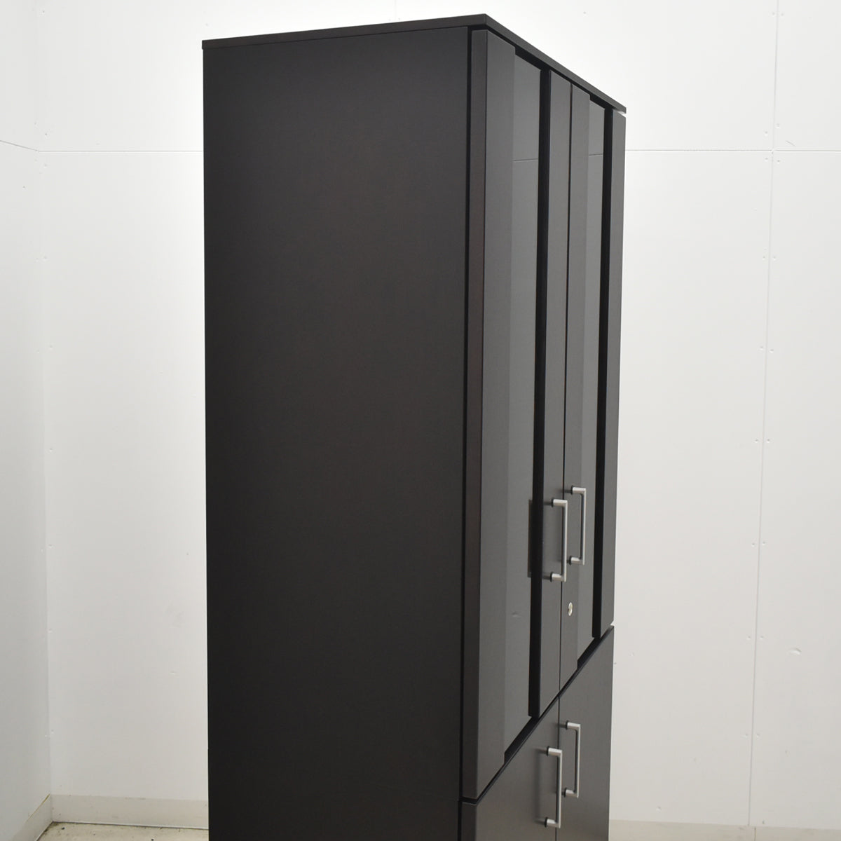 【中古】オカムラ　グレースライン　役員用書棚　ガラス扉　2024年製　全高1800　2026041603【中古オフィス家具】