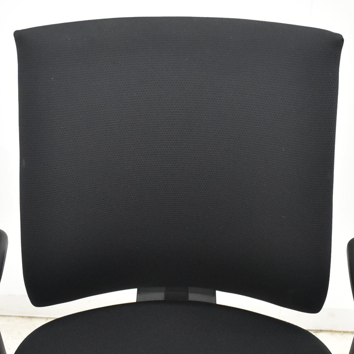 【中古】コクヨ　ウィザード３　可動肘　ランバーサポート　ローバック　ブラック　2026042001【中古オフィス家具】