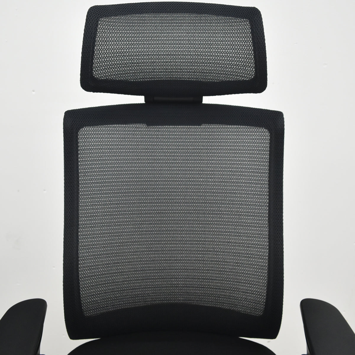 【中古】コクヨ　ベゼル　ヘッドレスト　可動肘　クランクスライドアーム　ポリッシュ　ブラック　2026042002【中古オフィス家具】