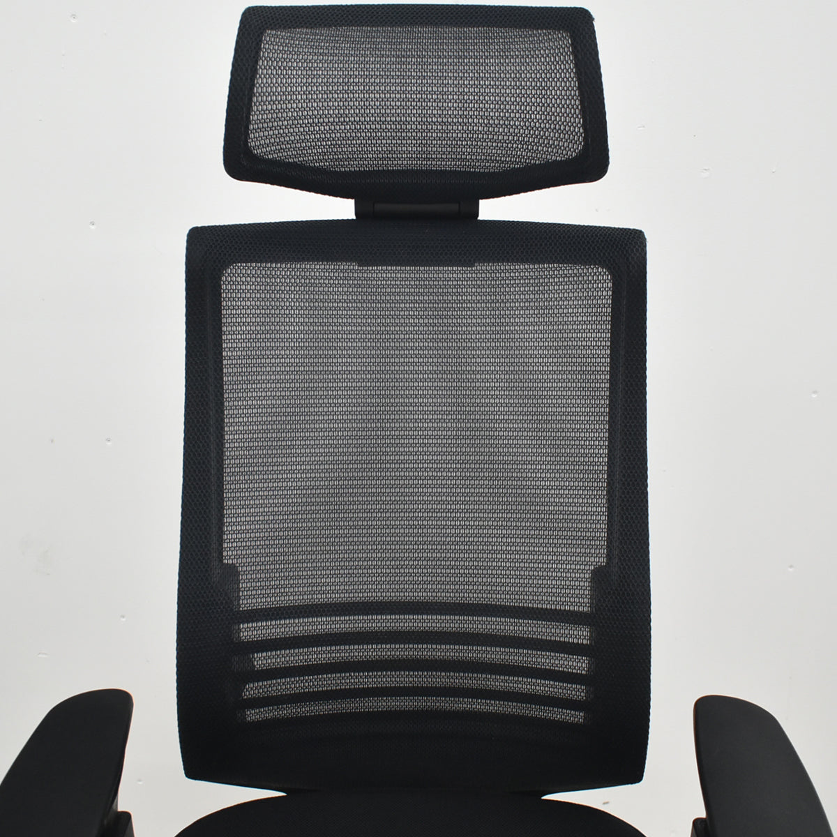 【中古】コクヨ　ベゼル　ヘッドレスト　可動肘　クランクスライドアーム　ポリッシュ　ウェブモーションサポート　ブラック　2026042003【中古オフィス家具】