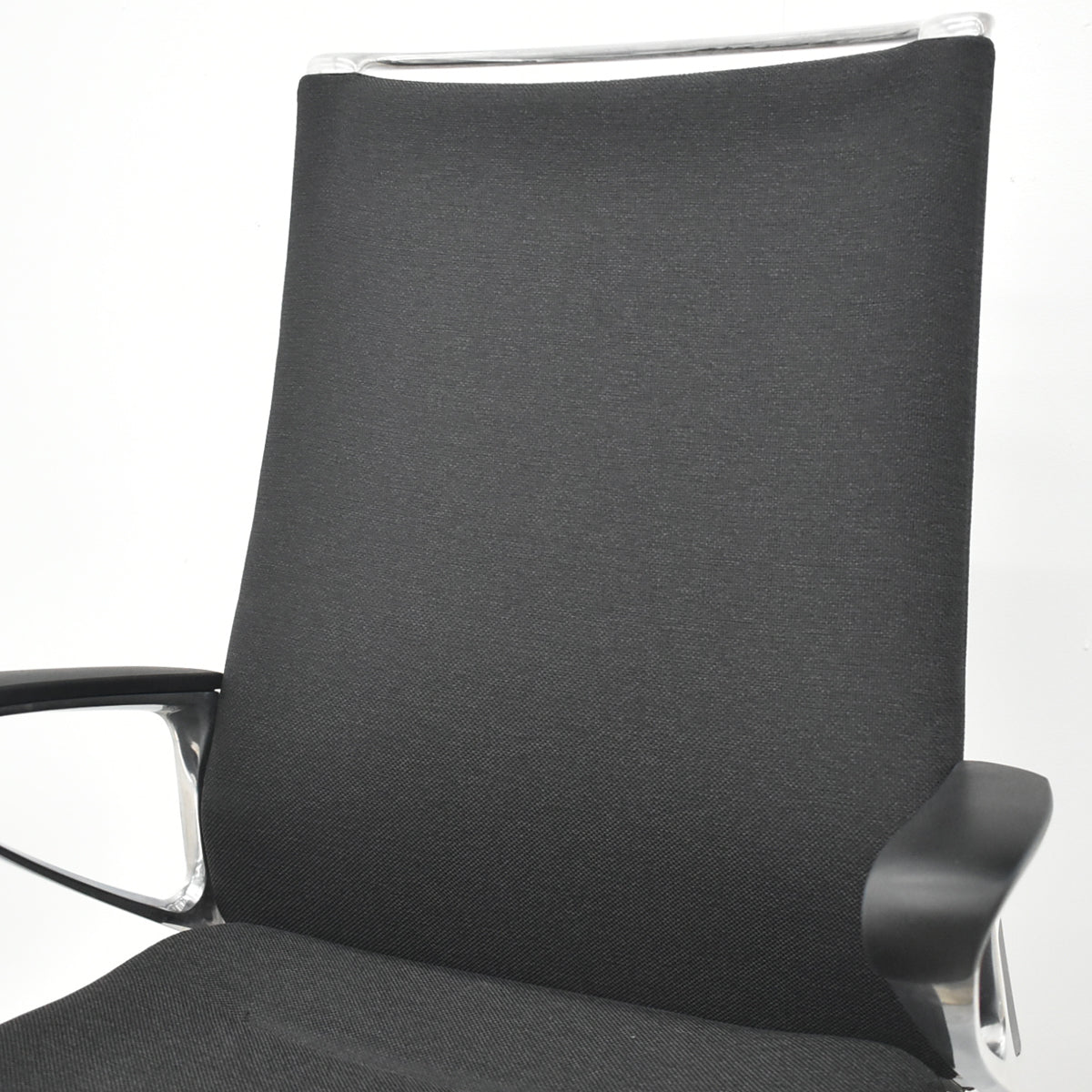 【中古】オカムラ　モードチェア　ハイバック　固定肘　ポリッシュ　ブラック　2026042005【中古オフィス家具】