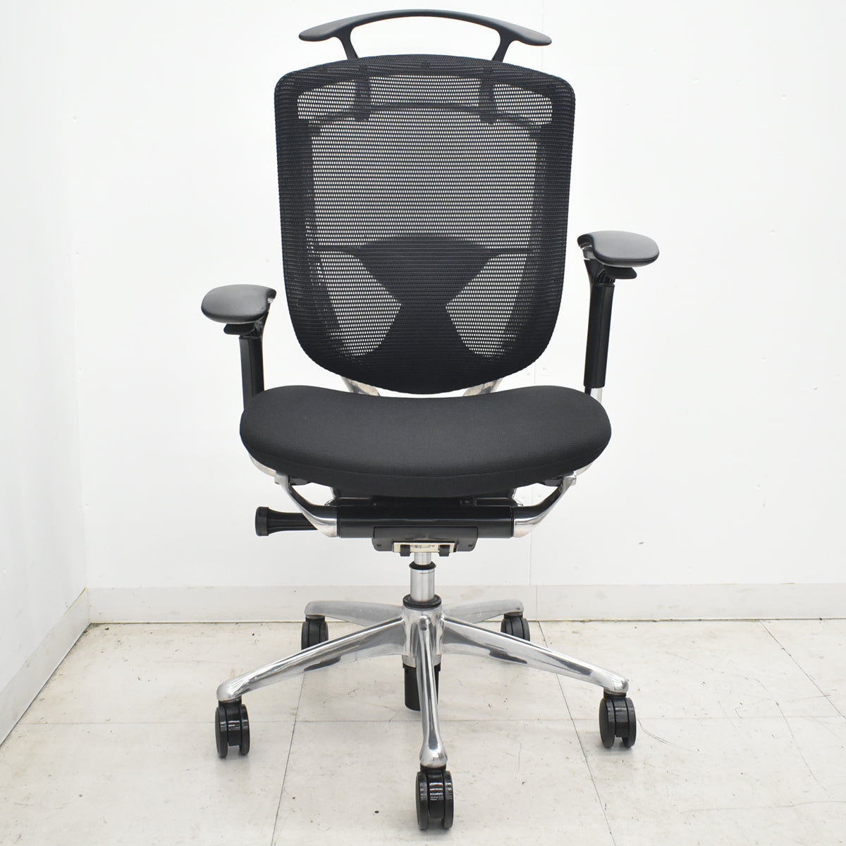 【中古】オカムラ　コンテッサ　可動肘　ランバーサポート　ハンガー　ポリッシュ　ブラック　2026042006【中古オフィス家具】