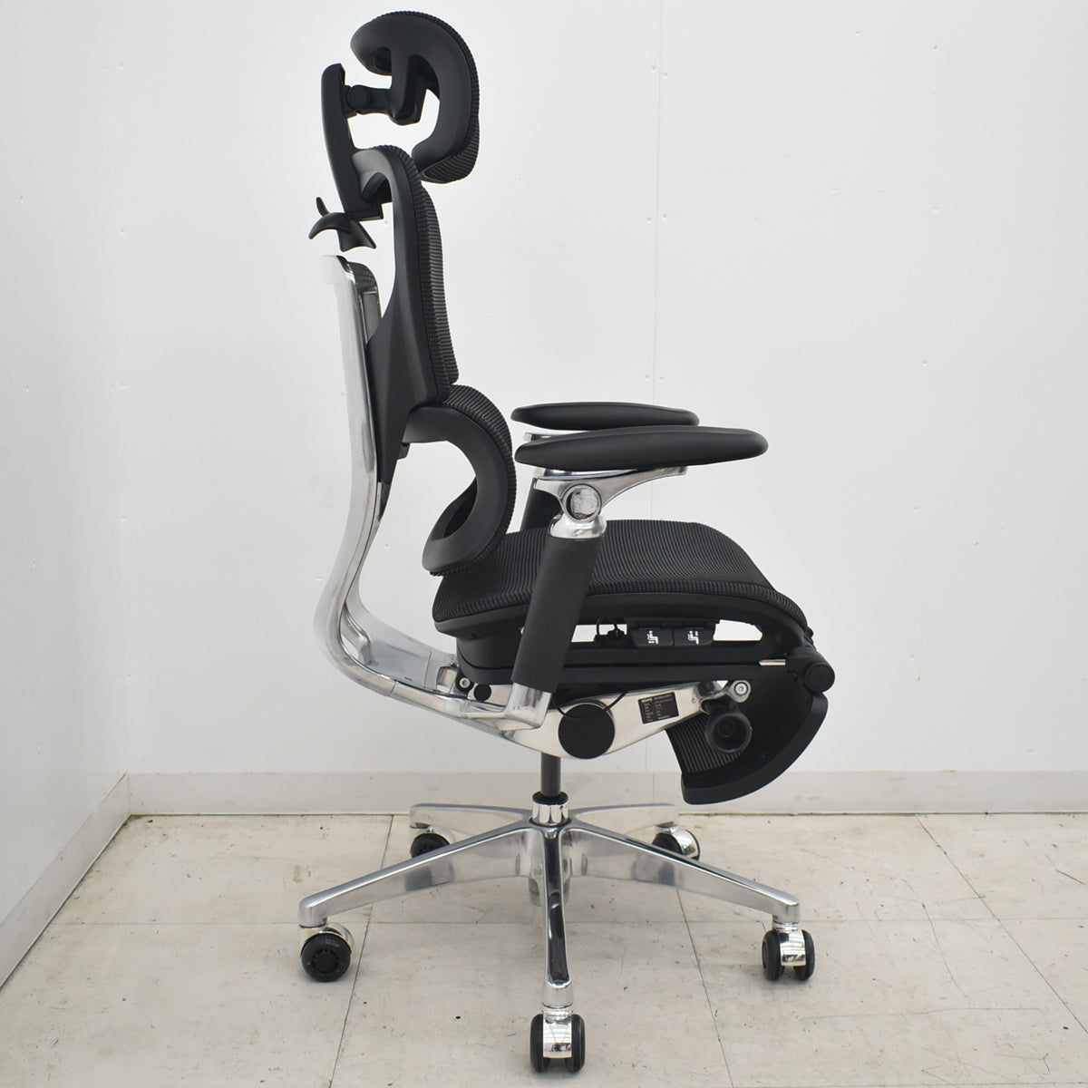 【中古】株式会社COFO（FOS）COFO Chair Premium 2　３Ｄヘッドレスト　６Ｄアームレスト可動肘　フットレスト　インラインスケート用ホイール（ポリウレタン）2026042007【中古オフィス家具】