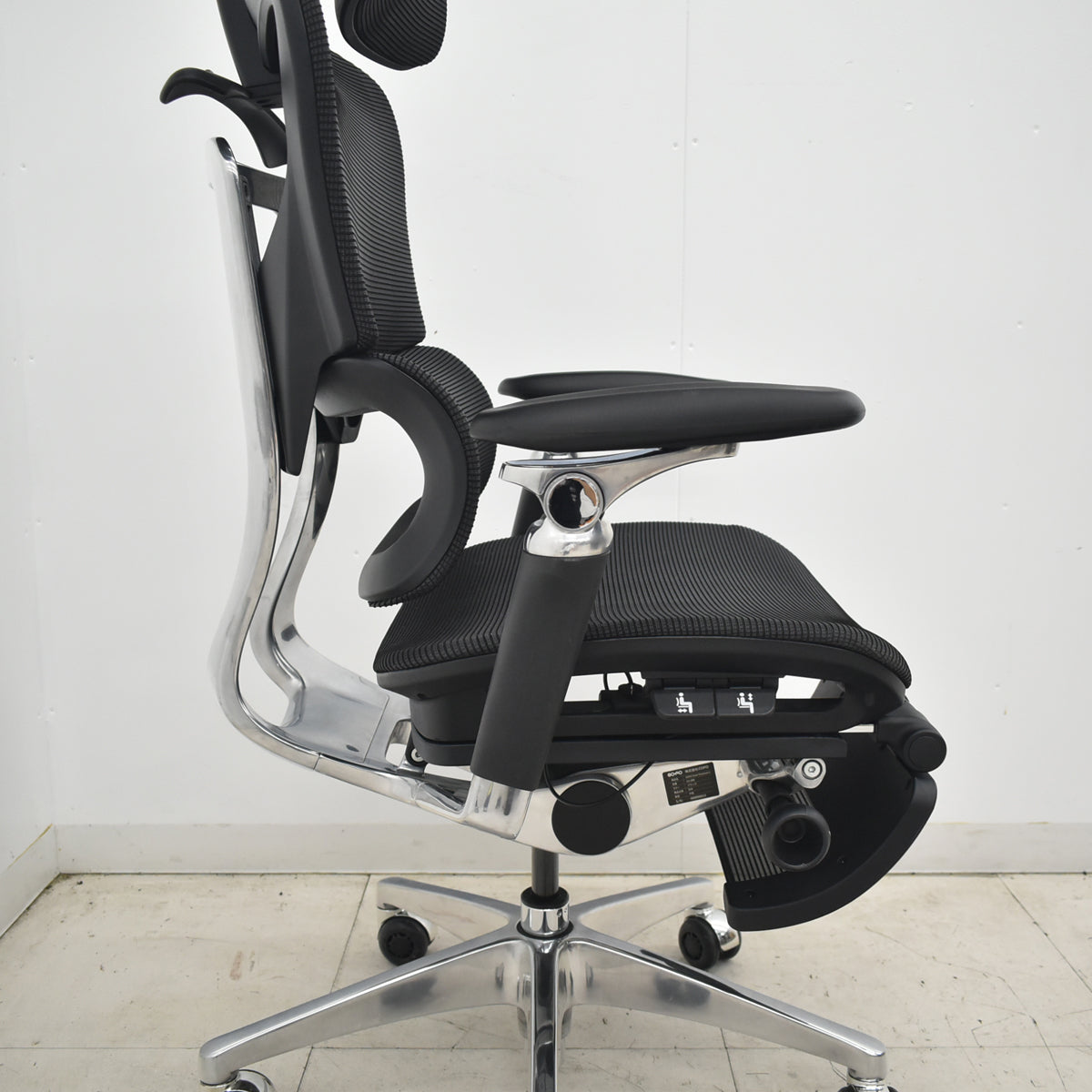 【中古】株式会社COFO（FOS）COFO Chair Premium 2　３Ｄヘッドレスト　６Ｄアームレスト可動肘　フットレスト　インラインスケート用ホイール（ポリウレタン）2026042007【中古オフィス家具】