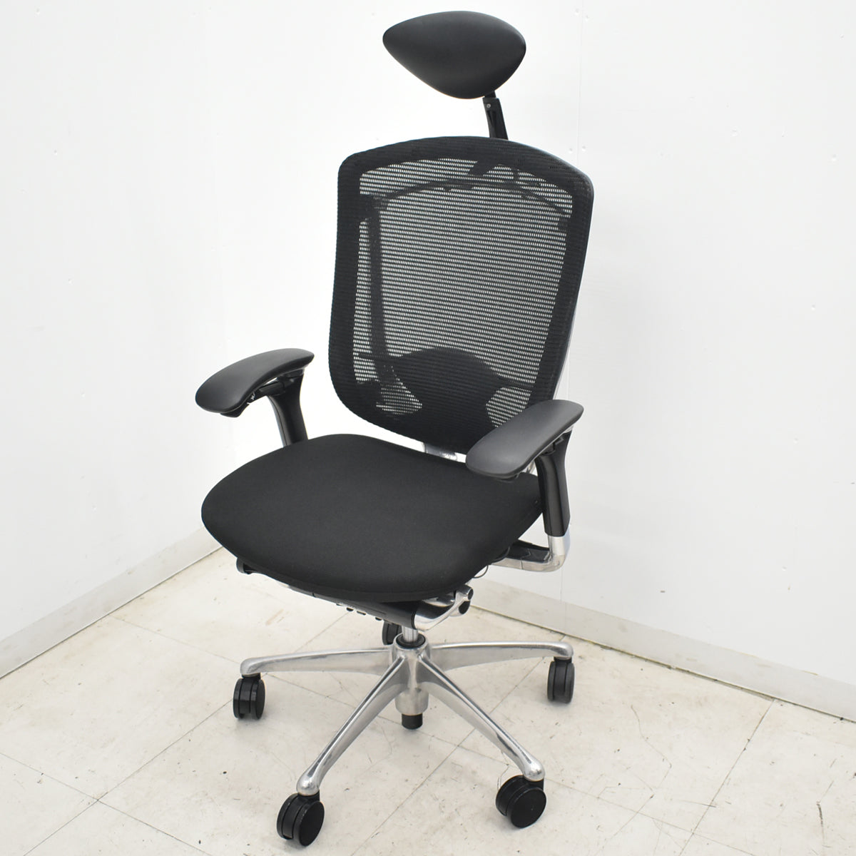 【中古】オカムラ　コンテッサ　ヘッドレスト　可動肘（肘パッド新品）ランバーサポート　ポリッシュ　ブラック　2026042104【中古オフィス家具】