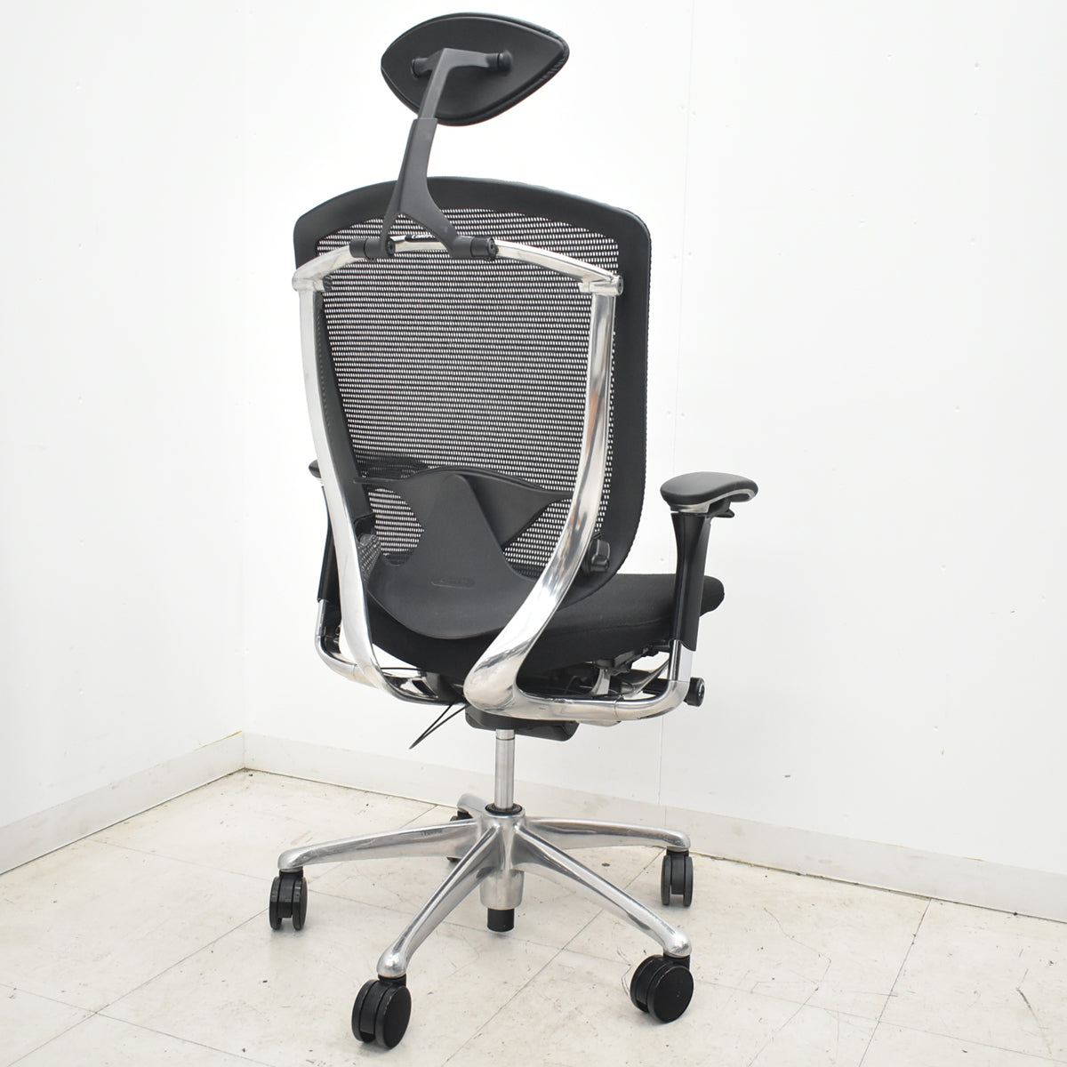 【中古】オカムラ　コンテッサ　ヘッドレスト　可動肘（肘パッド新品）ランバーサポート　ポリッシュ　ブラック　2026042104【中古オフィス家具】