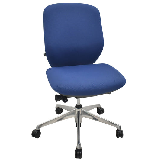 【中古】オカムラ　シルフィー　ローバック　前傾機能　バックカーブアジャスト　肘なし　ポリッシュ　ミディアムブルー　2026042202【中古オフィス家具】