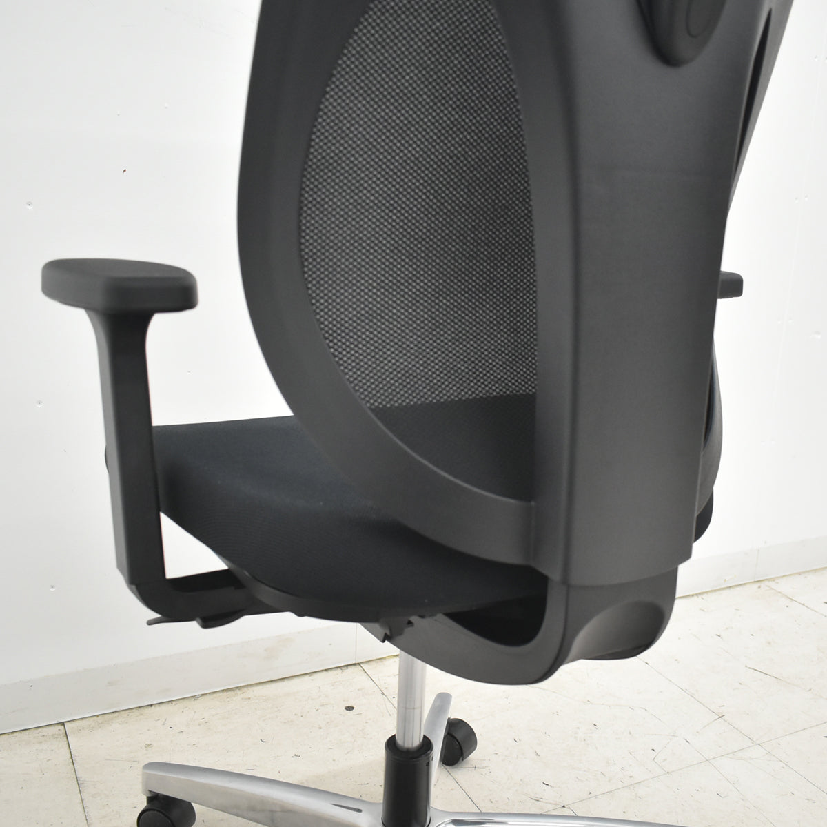 【中古】ジロフレックス　353シリーズ　ヘッドレスト　可動肘　ポリッシュ　ハンガー　ブラック　2026042203【中古オフィス家具】