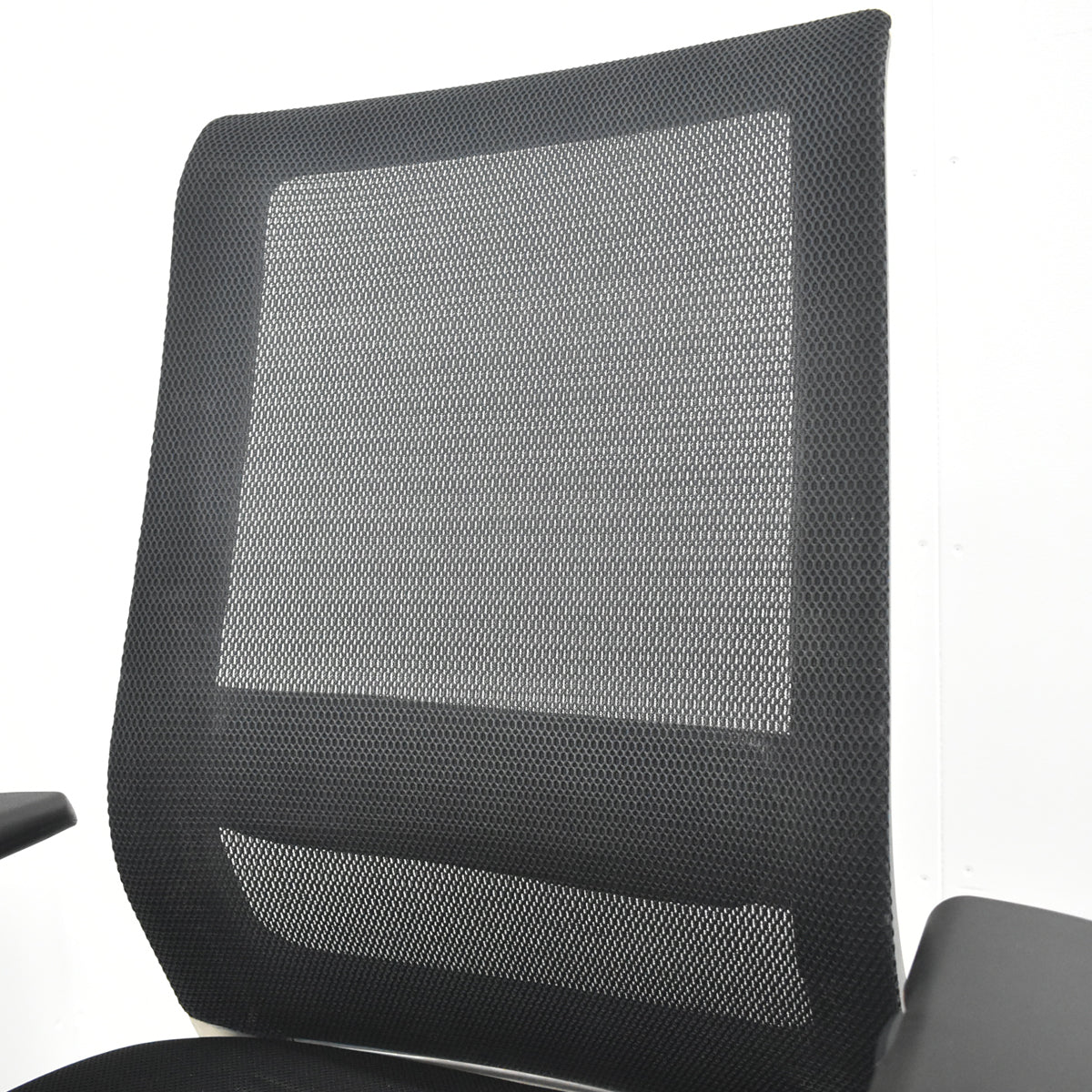 【中古】コクヨ　エアフォート　可動肘　エアランバーサポート　ポリッシュ　ブラック　2026042206【中古オフィス家具】