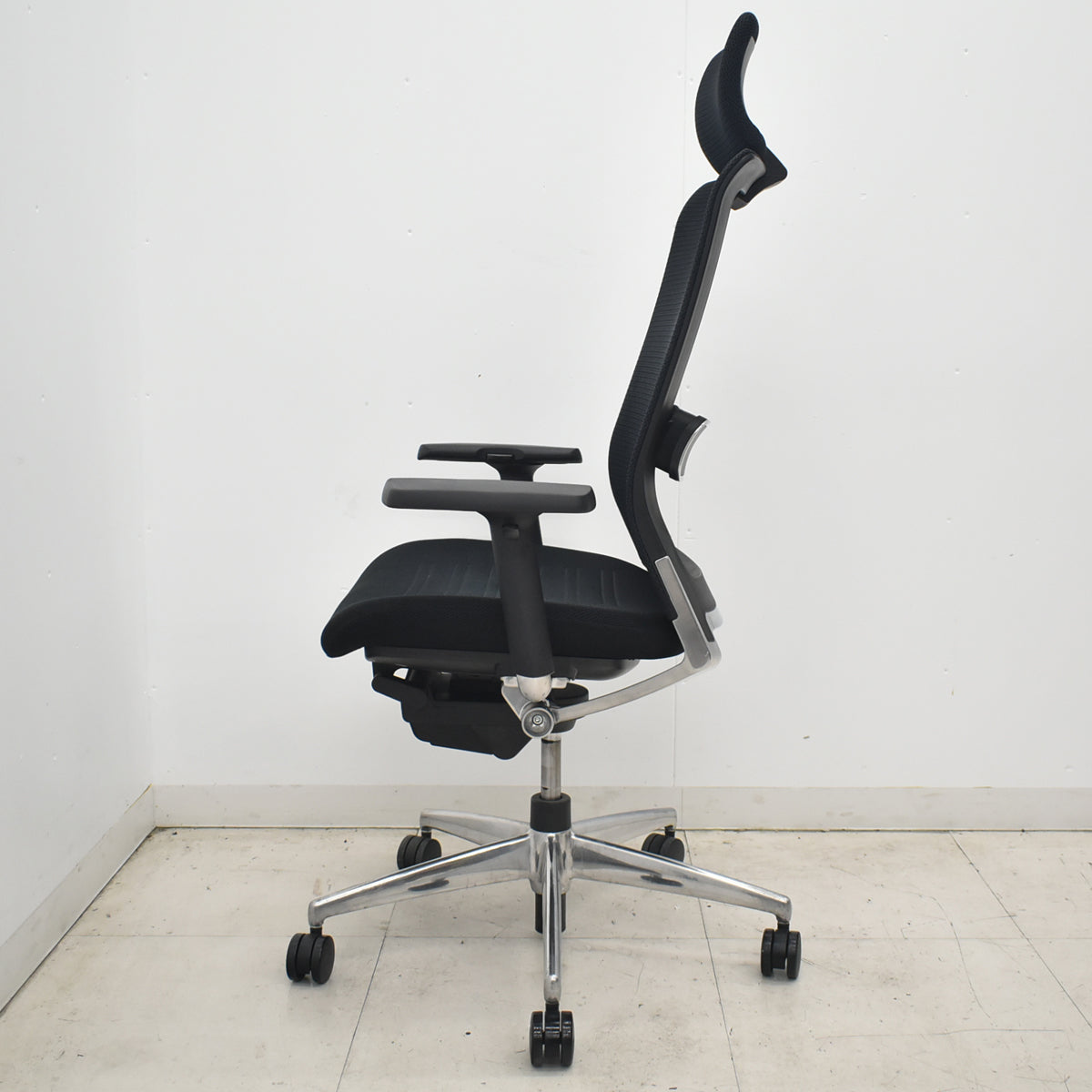 【中古】コクヨ　エアフォート　ヘッドレスト　可動肘　エアランバーサポート　ポリッシュ　ブラック　2026042301【中古オフィス家具】