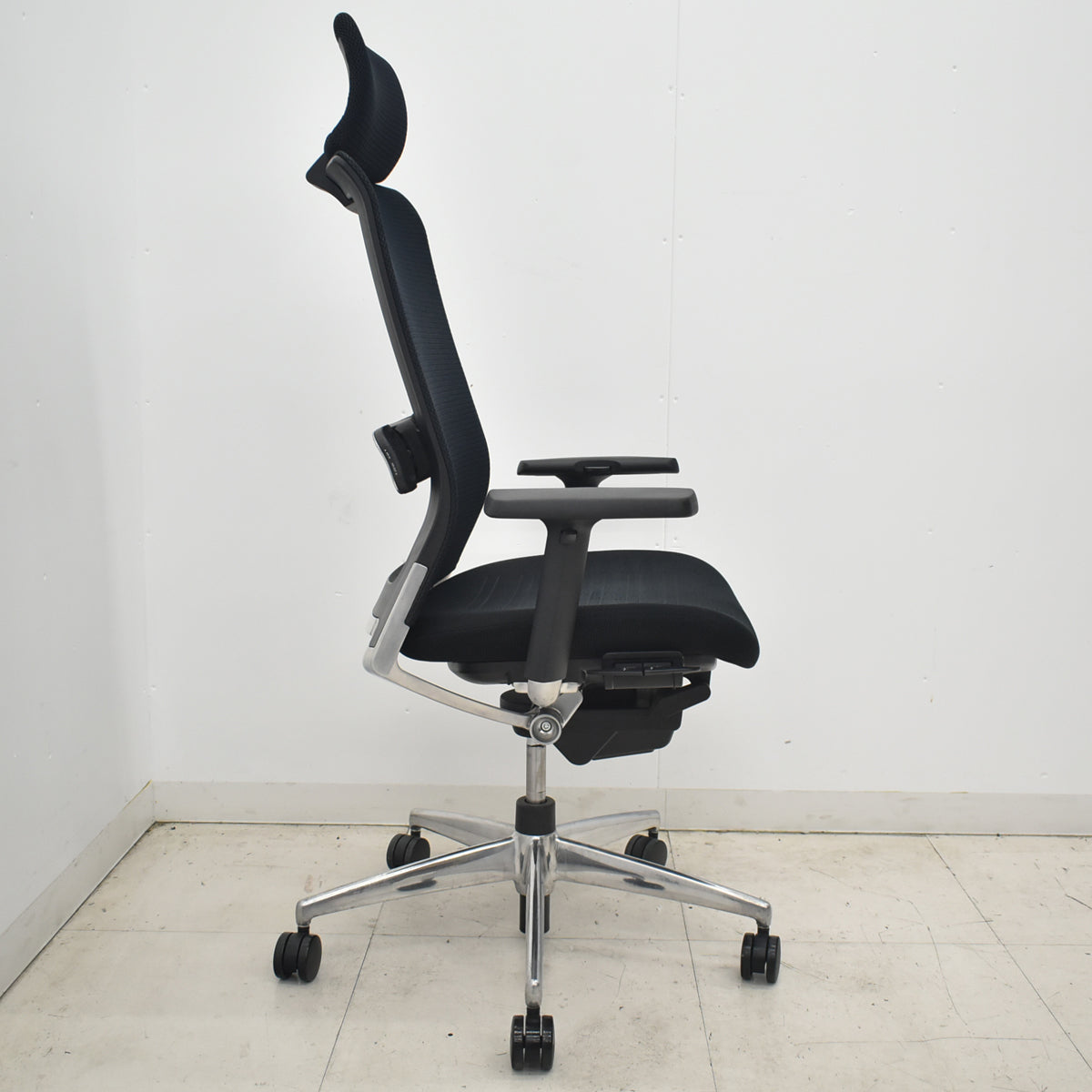 【中古】コクヨ　エアフォート　ヘッドレスト　可動肘　エアランバーサポート　ポリッシュ　ブラック　2026042301【中古オフィス家具】