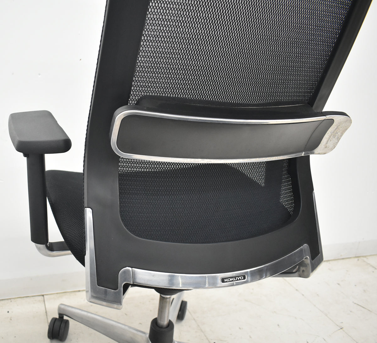 【中古】コクヨ　エアフォート　ヘッドレスト　可動肘　エアランバーサポート　ポリッシュ　ブラック　2026042301【中古オフィス家具】