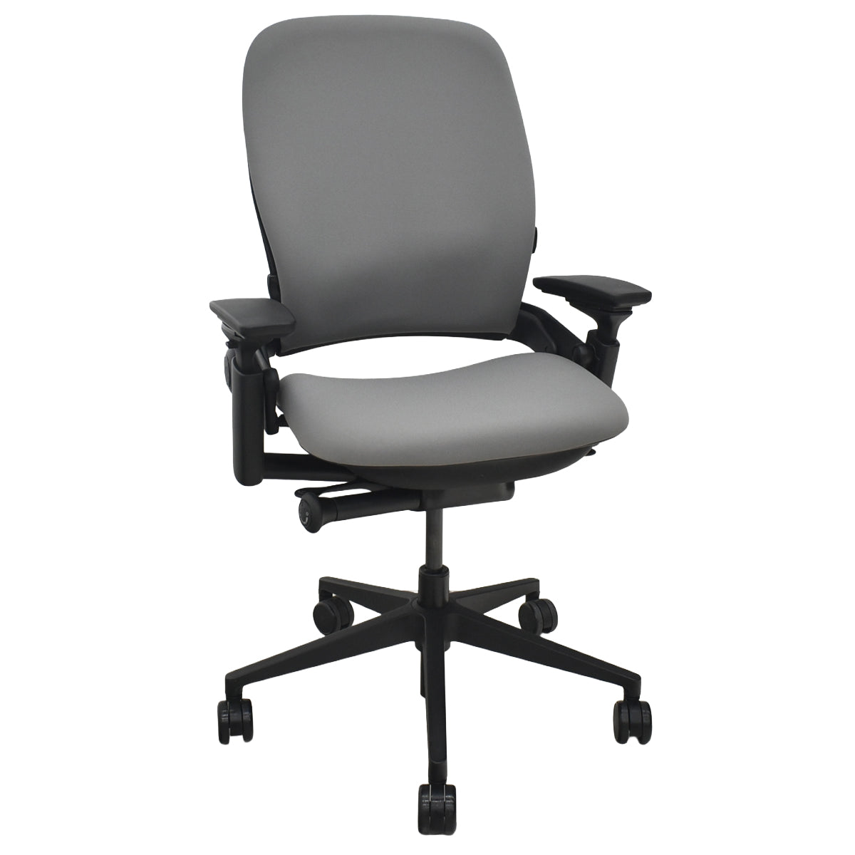 【中古】スチールケース　リープＶ２　APモデル　可動肘　ランバーサポート　グレー　2026042303【中古オフィス家具】