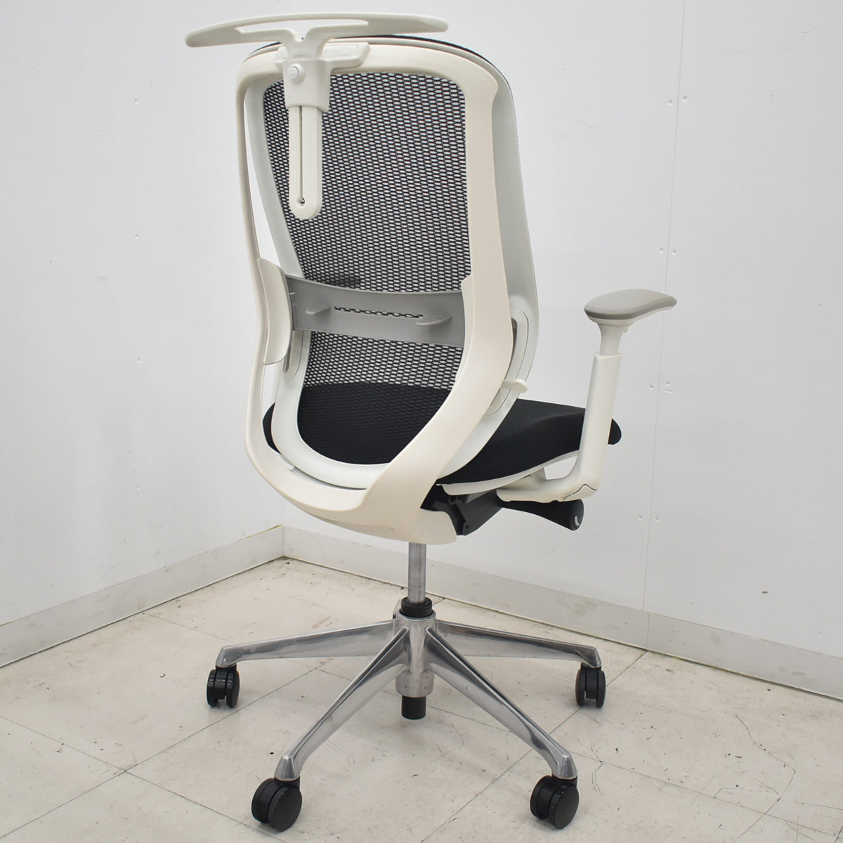 【中古】オカムラ　シルフィー　ハイバック　可動肘　ハンガー　前傾機能　バックカーブアジャスト　ポリッシュ　ランバーサポート　2020年製　ブラック　2026042304【中古オフィス家具】