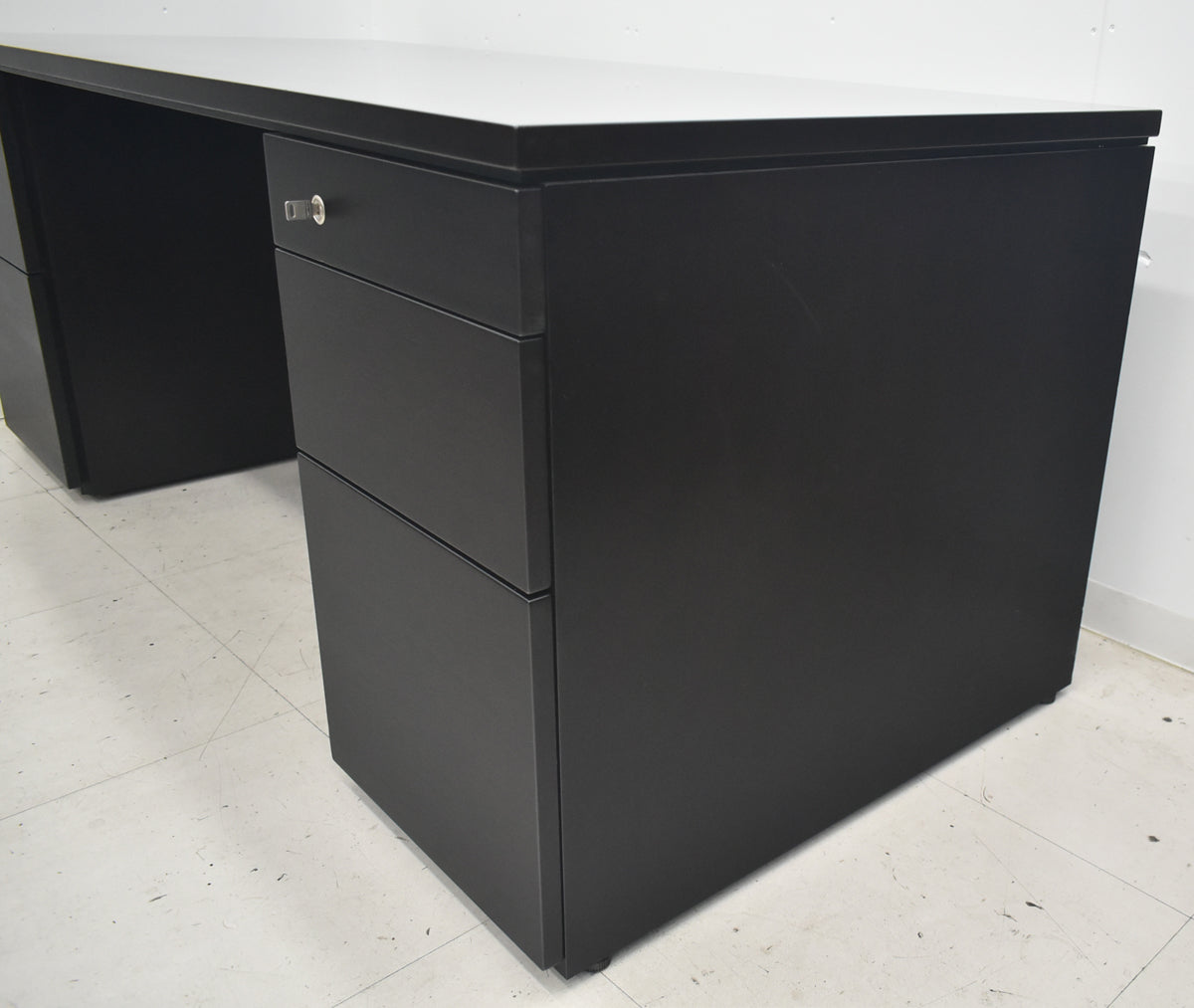 【中古】オカムラ　EX-37　役員用両袖デスク　幅1800　2026050101【中古オフィス家具】