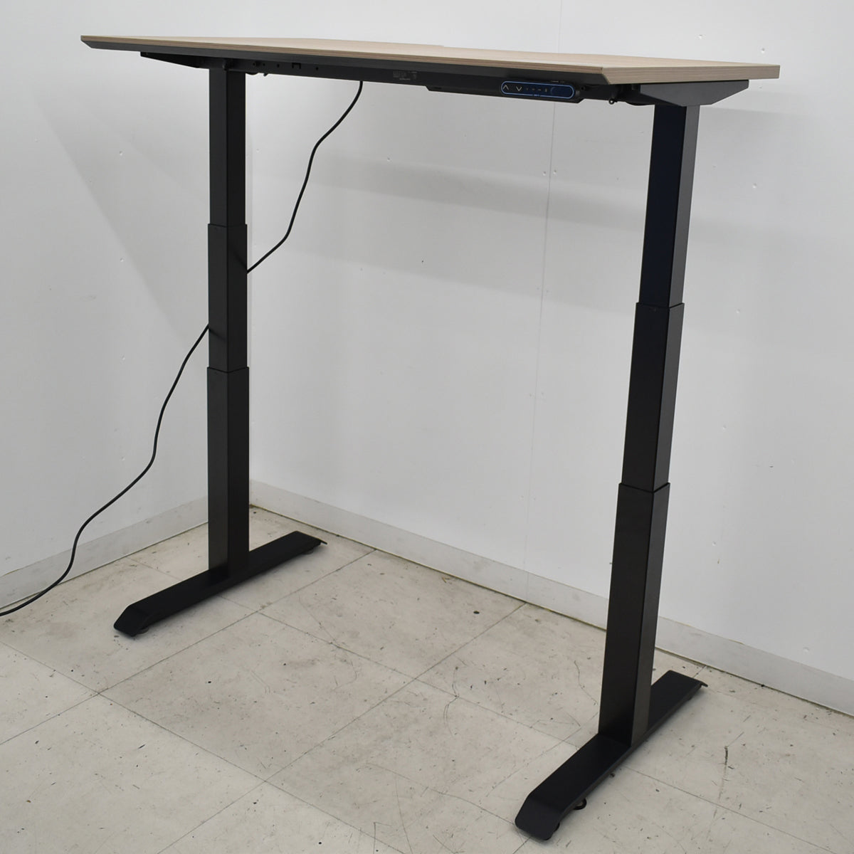【中古】コクヨ　シークエンス　電動昇降デスク　インジケーターボタンタイプ　メモリー機能　2021年製　幅1150　2026050706【中古オフィス家具】