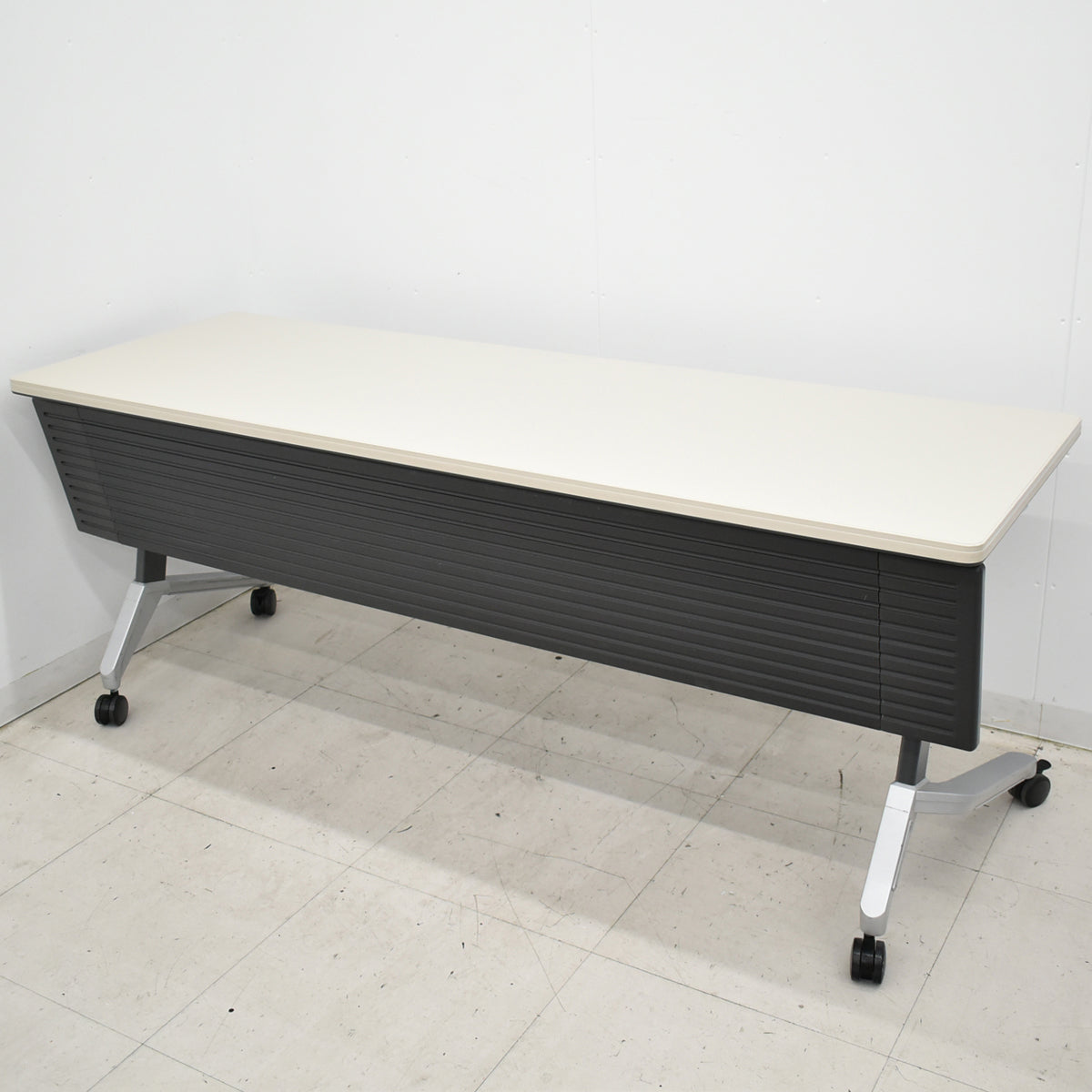 【中古】コクヨ　KT-620　フラップテーブル　幕板付　幅1800　2026051105【中古オフィス家具】
