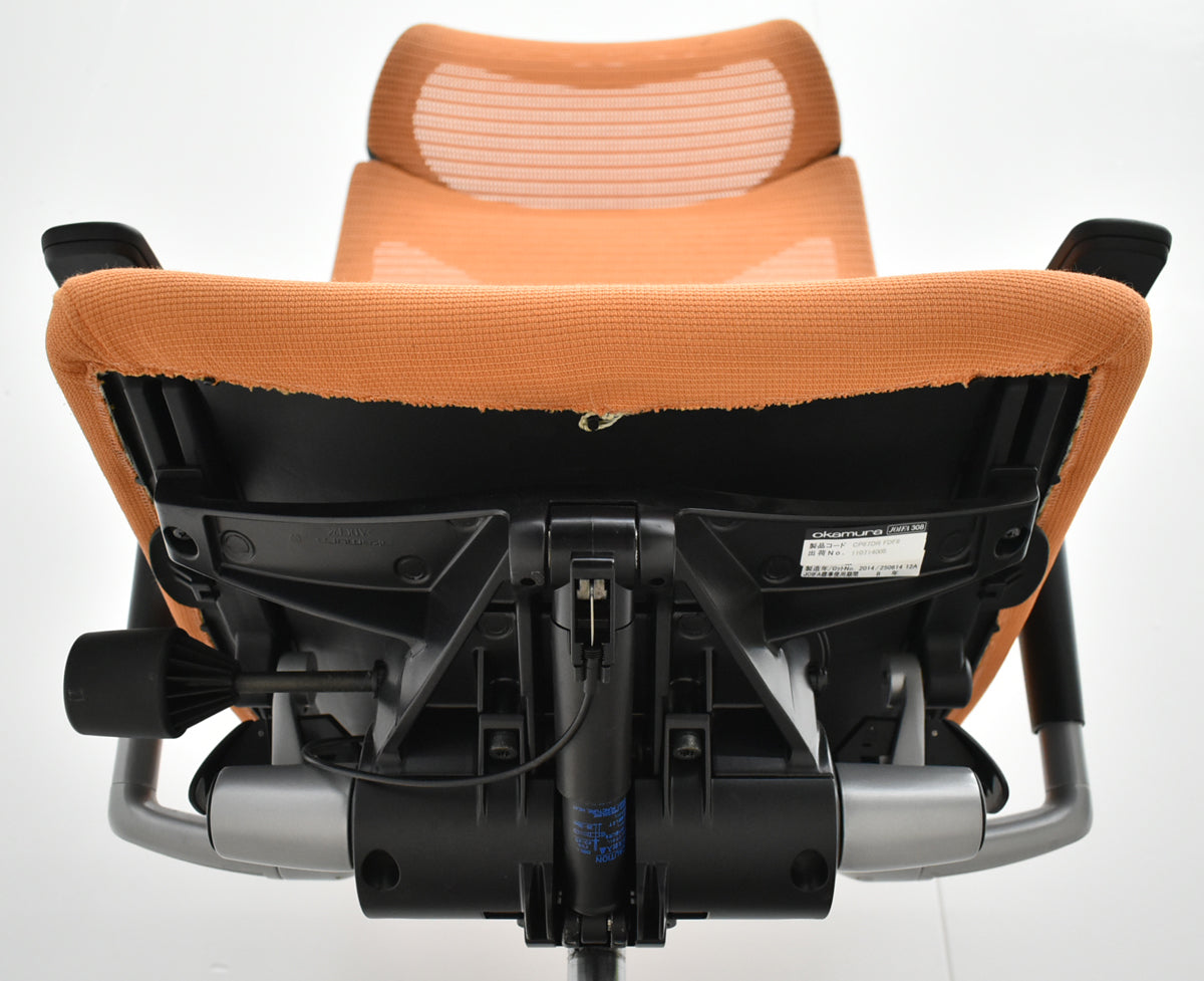 【中古】オカムラ　バロン　エクストラハイバック　可動肘　固定ヘッドレスト　シルバー脚　オレンジ　2026051303【中古オフィス家具】