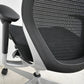 【中古】オカムラ　バロン　エクストラハイバック　可動肘　固定ヘッドレスト　シルバー脚　ブラック　2026051304【中古オフィス家具】