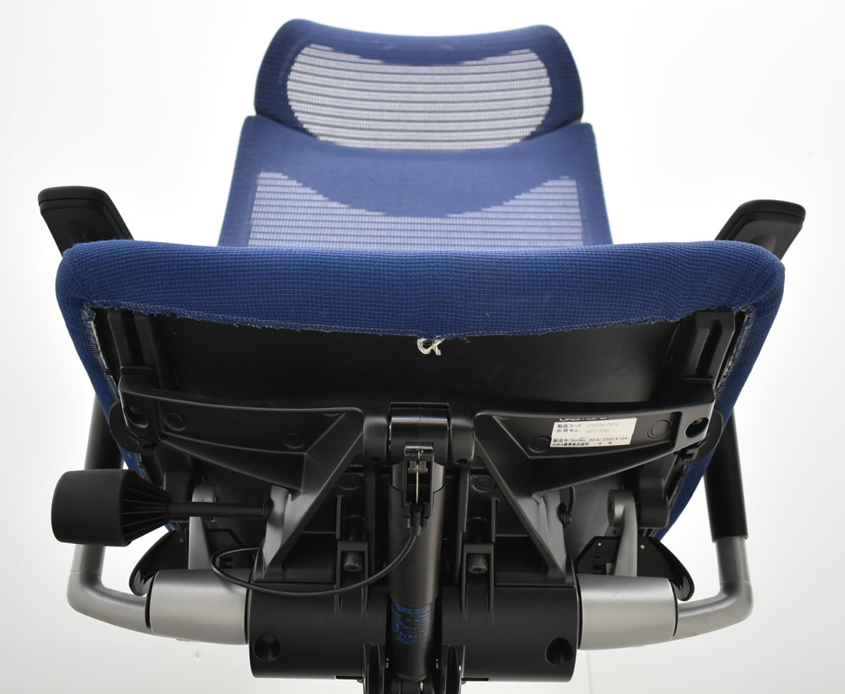 【中古】オカムラ　バロン　エクストラハイバック　可動肘　固定ヘッドレスト　シルバー脚　ミディアムブルー　2026051401【中古オフィス家具】