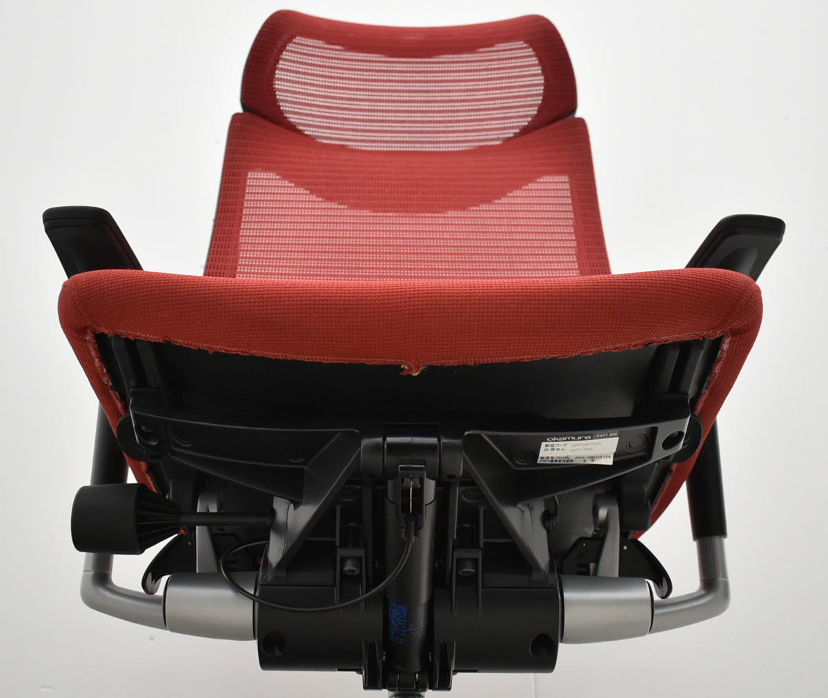 【中古】オカムラ　バロン　エクストラハイバック　可動肘　固定ヘッドレスト　シルバー脚　レッド　2026051403【中古オフィス家具】
