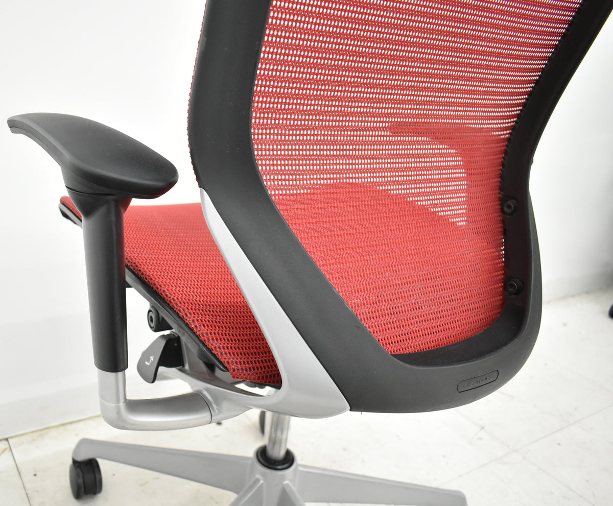 【中古】オカムラ　バロン　エクストラハイバック　可動肘　固定ヘッドレスト　シルバー脚　レッド　2026051404【中古オフィス家具】