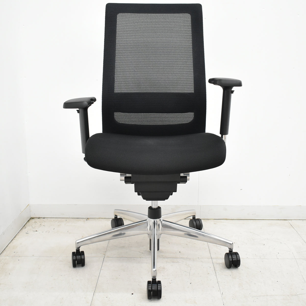 【中古】コクヨ　エアフォート　可動肘　エアランバーサポート　ポリッシュ　ブラック　2026052004【中古オフィス家具】