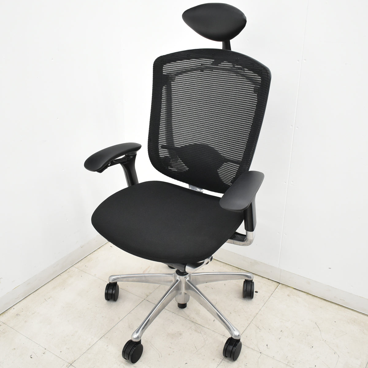 【中古】オカムラ　コンテッサ　ヘッドレスト　可動肘　ランバーサポート　肘パッド新品　ブラック　2026052301【中古オフィス家具】
