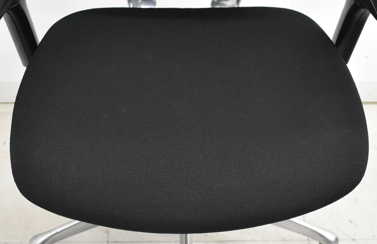 【中古】オカムラ　コンテッサ　ヘッドレスト　可動肘　ランバーサポート　肘パッド新品　ブラック　2026052301【中古オフィス家具】
