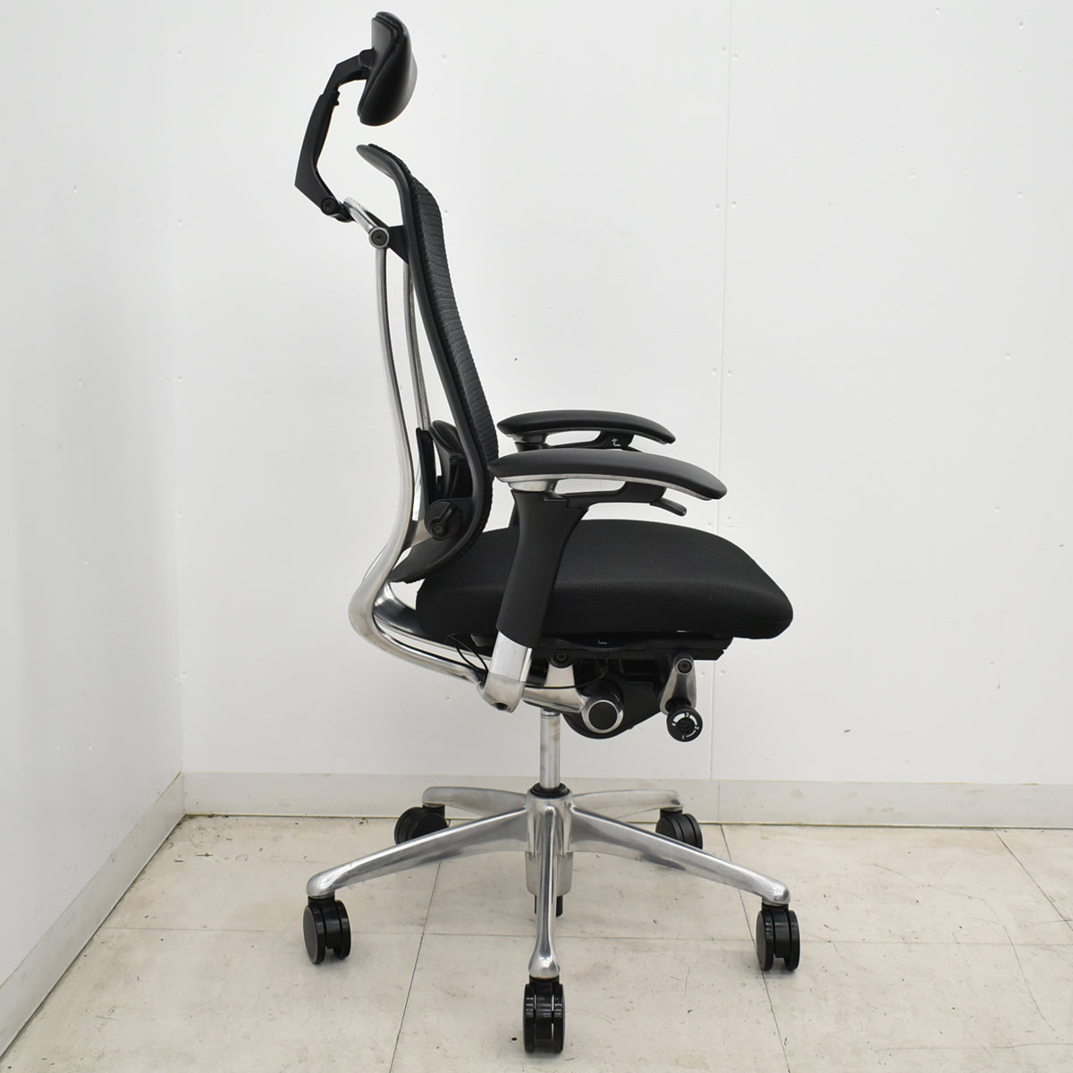 【中古】オカムラ　コンテッサ　ヘッドレスト　可動肘　ランバーサポート　肘パッド新品　ブラック　2026052301【中古オフィス家具】