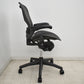 【中古】ハーマンミラー　アーロンチェア　スタンダード　Ｂサイズ　ランバーサポート　ガスシリンダー新品　ブラック　2026052504【中古オフィス家具】
